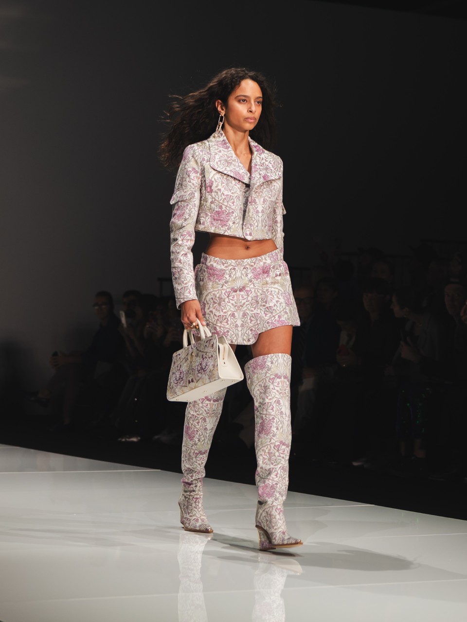 AIGNER MFW23 960x1280